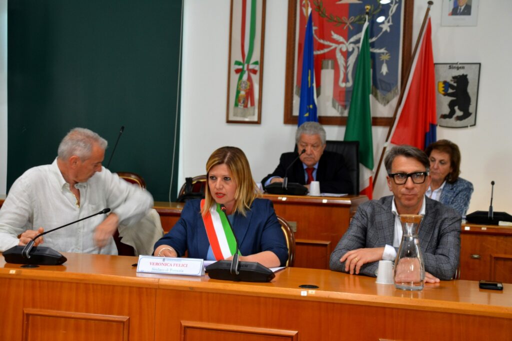 La sindaca Felici con gli assessori